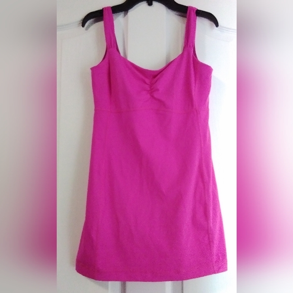 Lululemon Aria Tank - Picture 7 of 9
